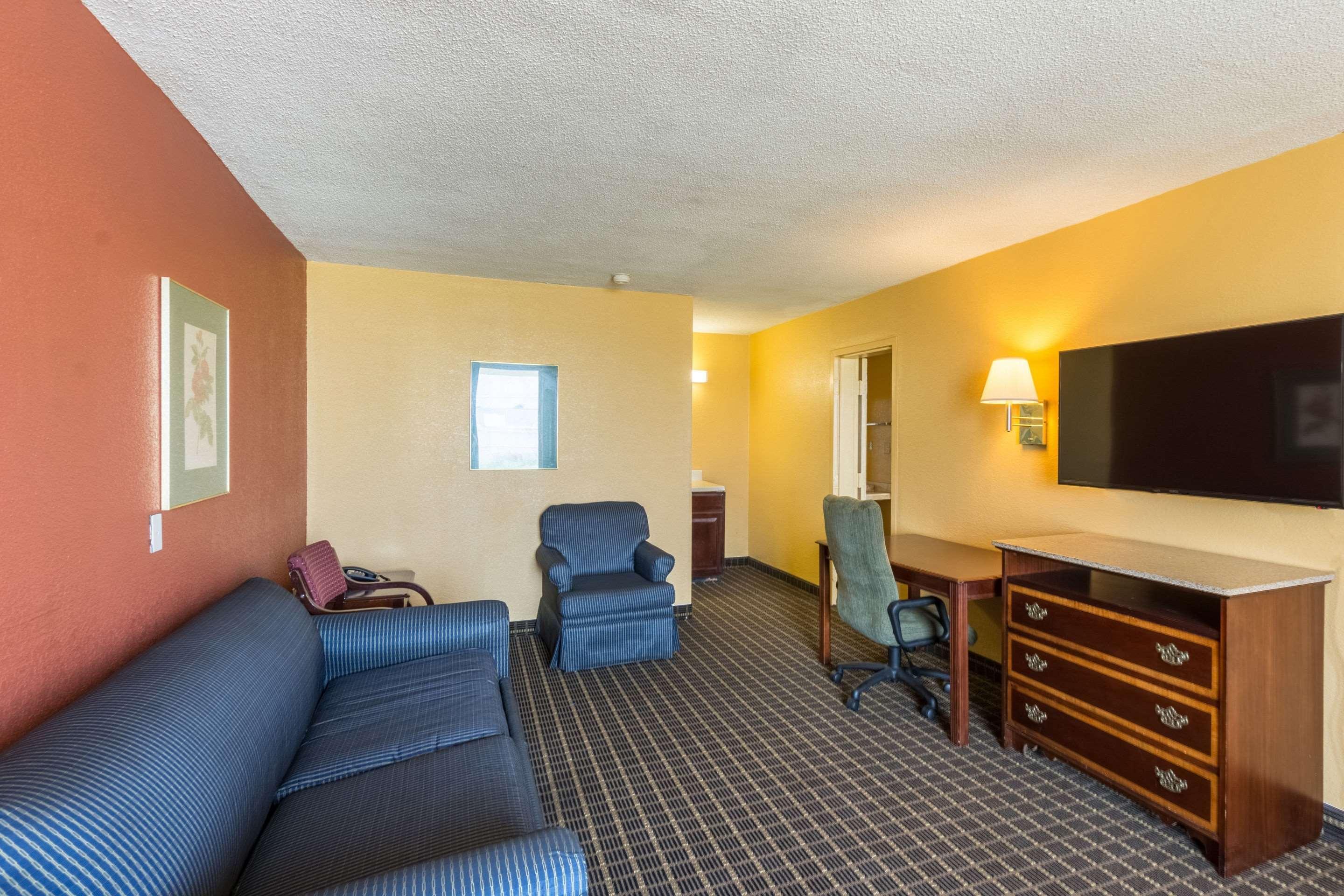 Econo Lodge Inn & Suites Orangeburg Zewnętrze zdjęcie