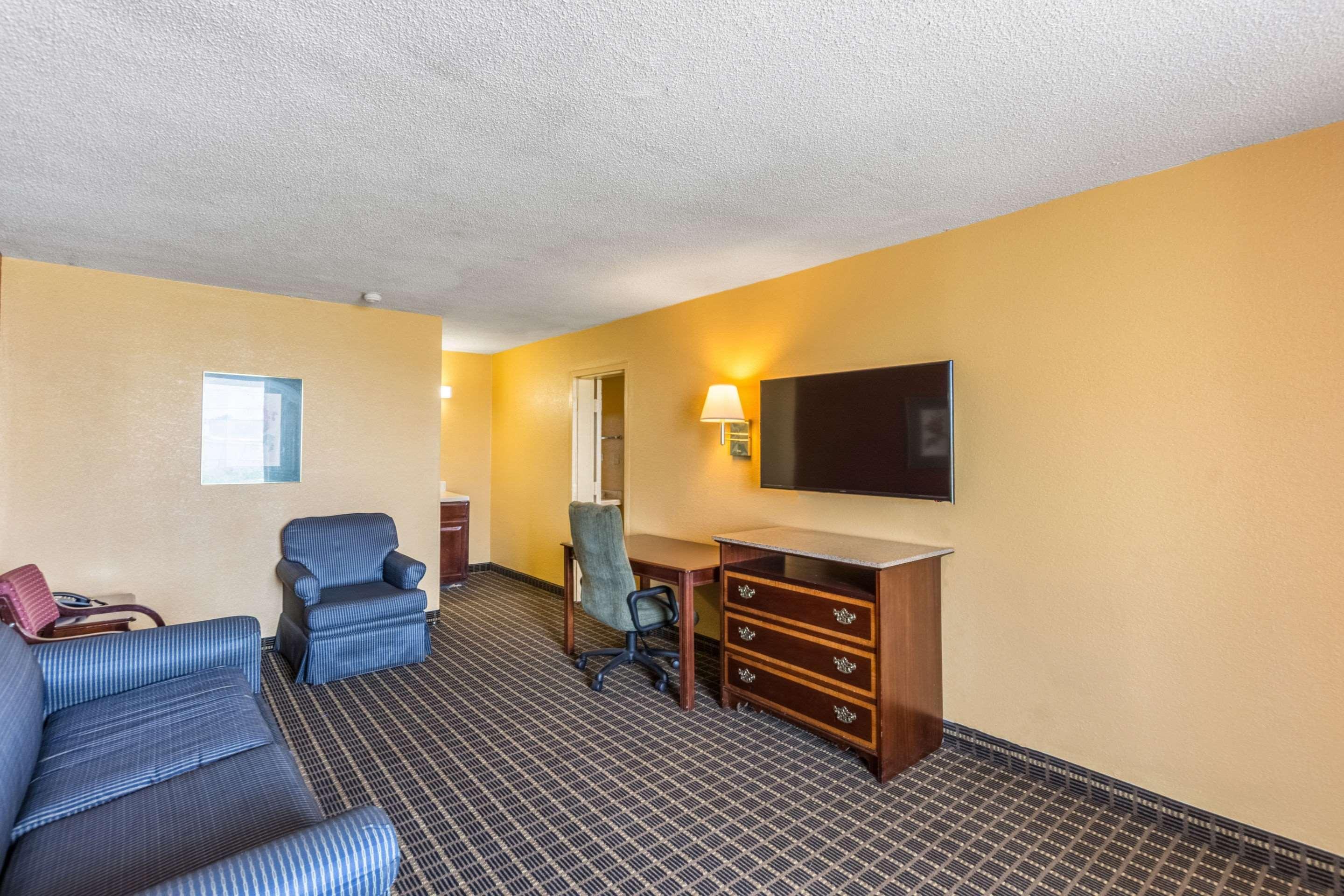 Econo Lodge Inn & Suites Orangeburg Zewnętrze zdjęcie
