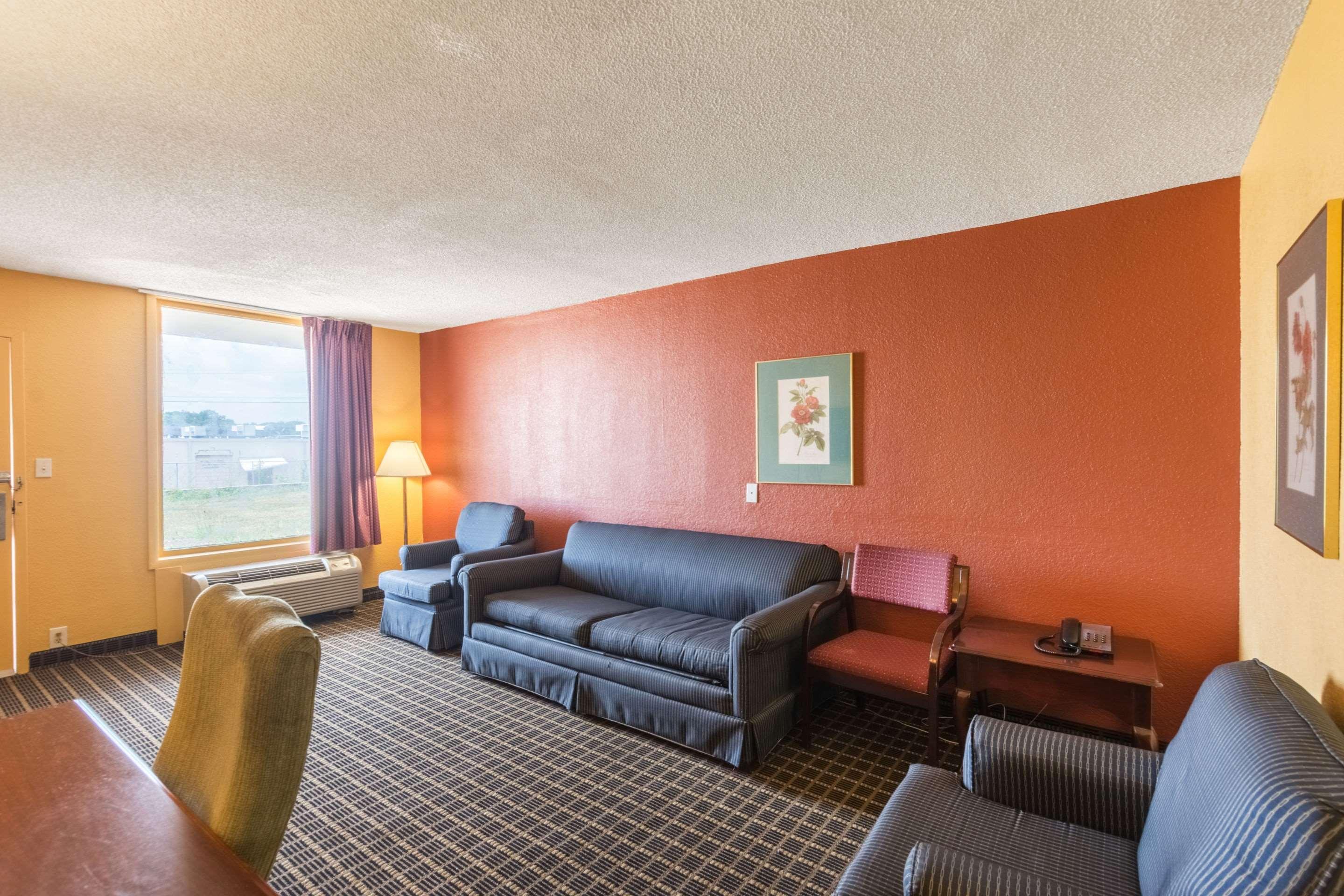 Econo Lodge Inn & Suites Orangeburg Zewnętrze zdjęcie
