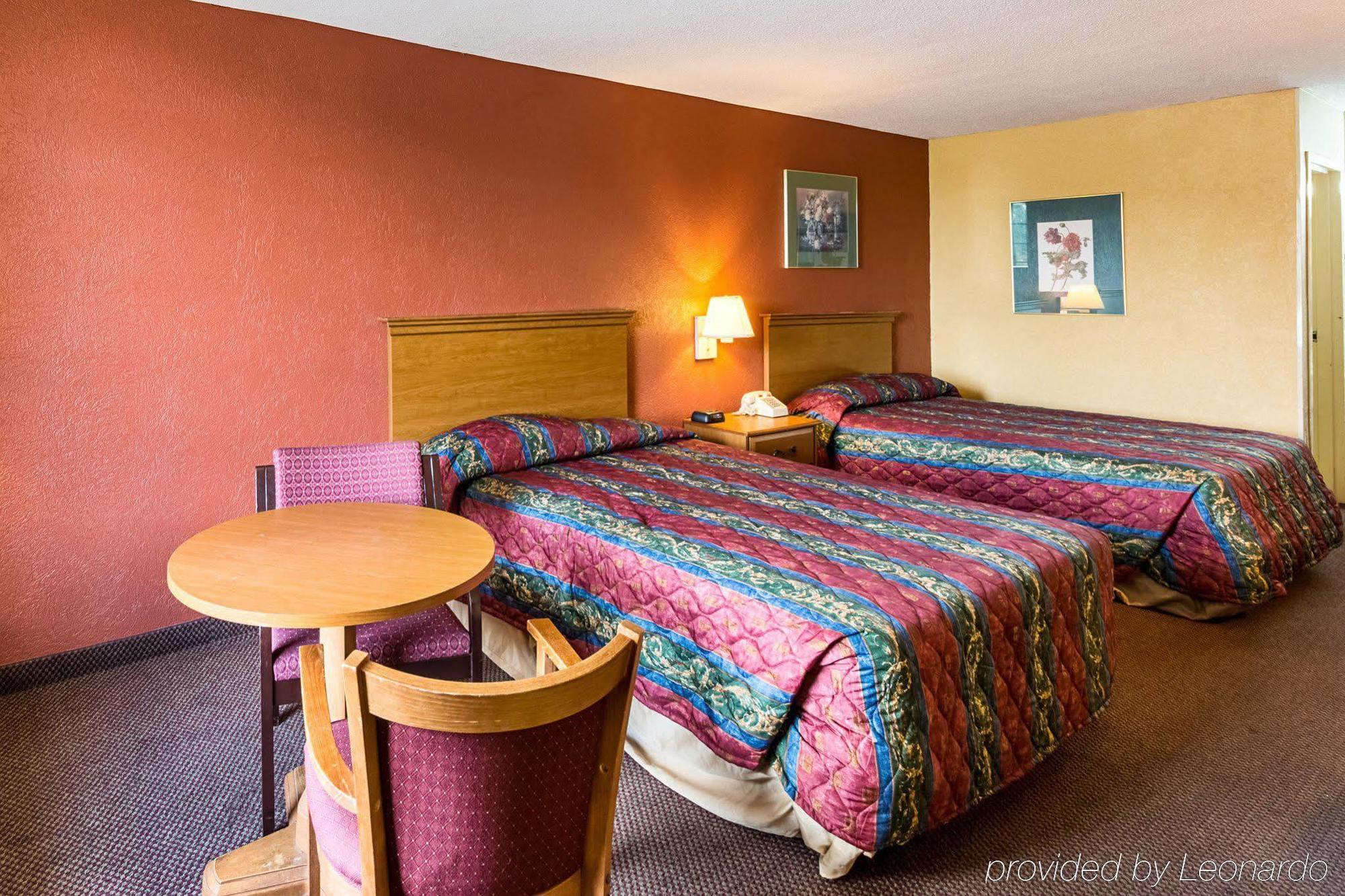 Econo Lodge Inn & Suites Orangeburg Zewnętrze zdjęcie
