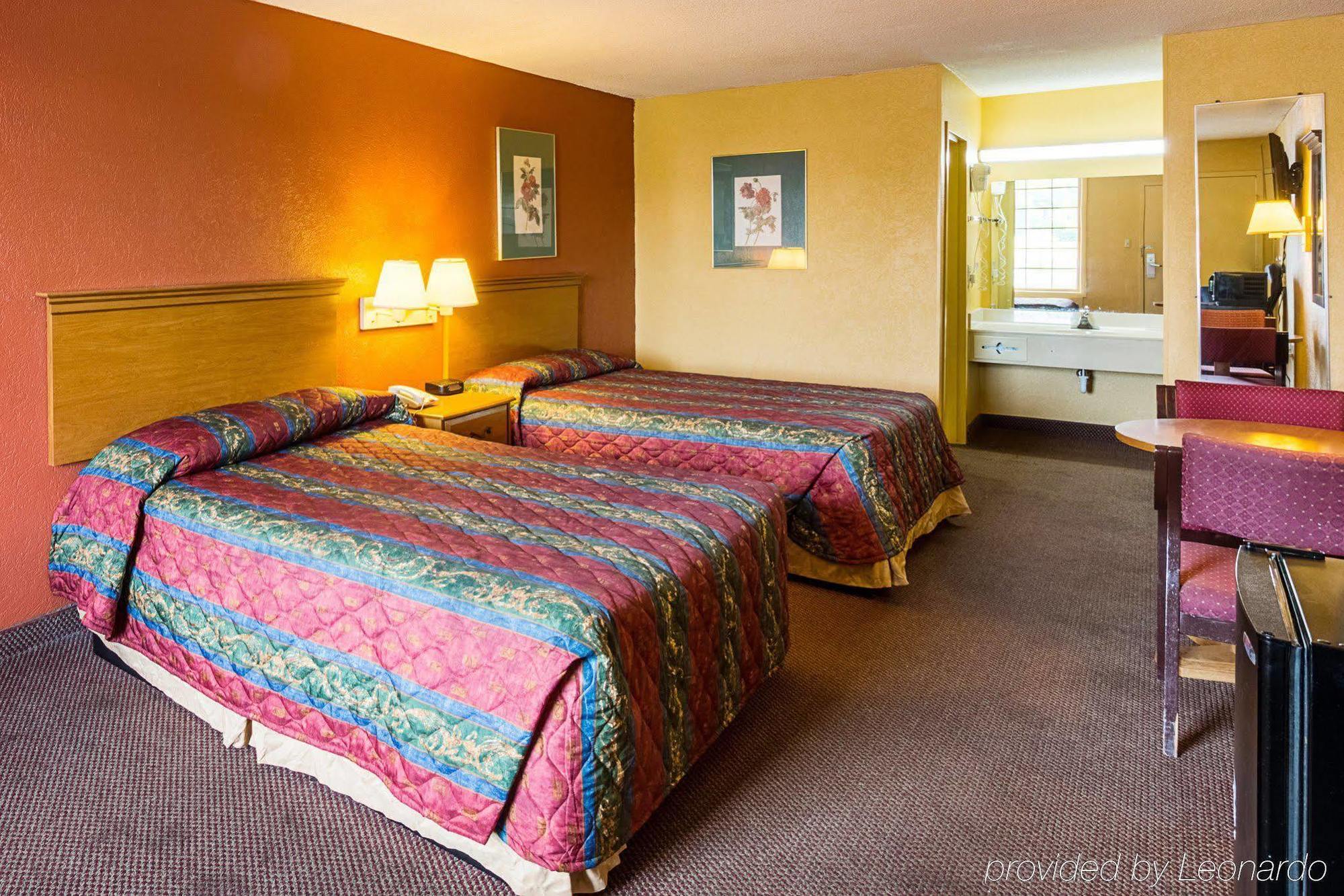 Econo Lodge Inn & Suites Orangeburg Zewnętrze zdjęcie